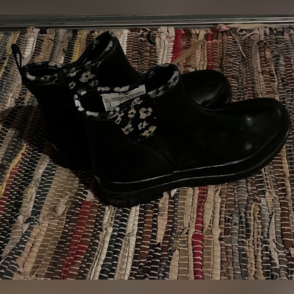 Black garden/rain boots
